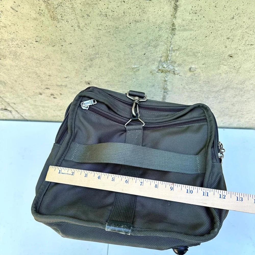 Tumi inside shoulder